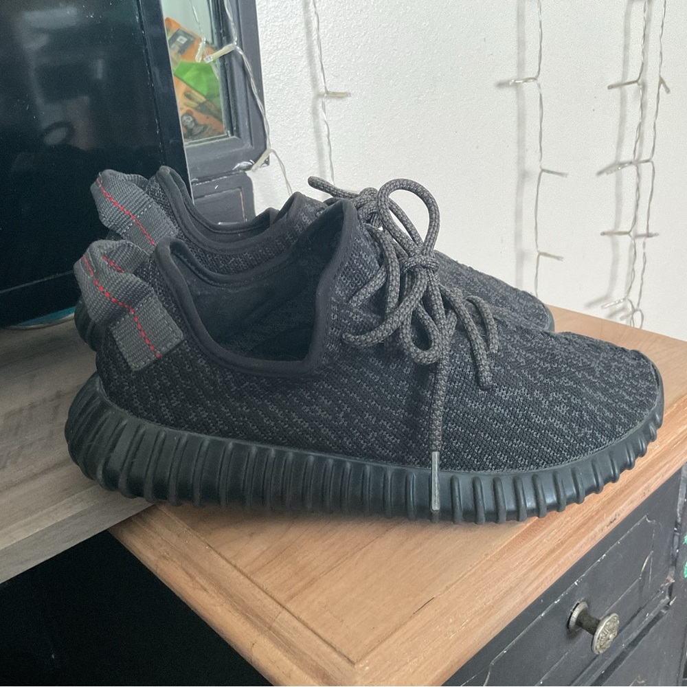 Adidas Yeezy Boost 350s - Picture 2 of 9